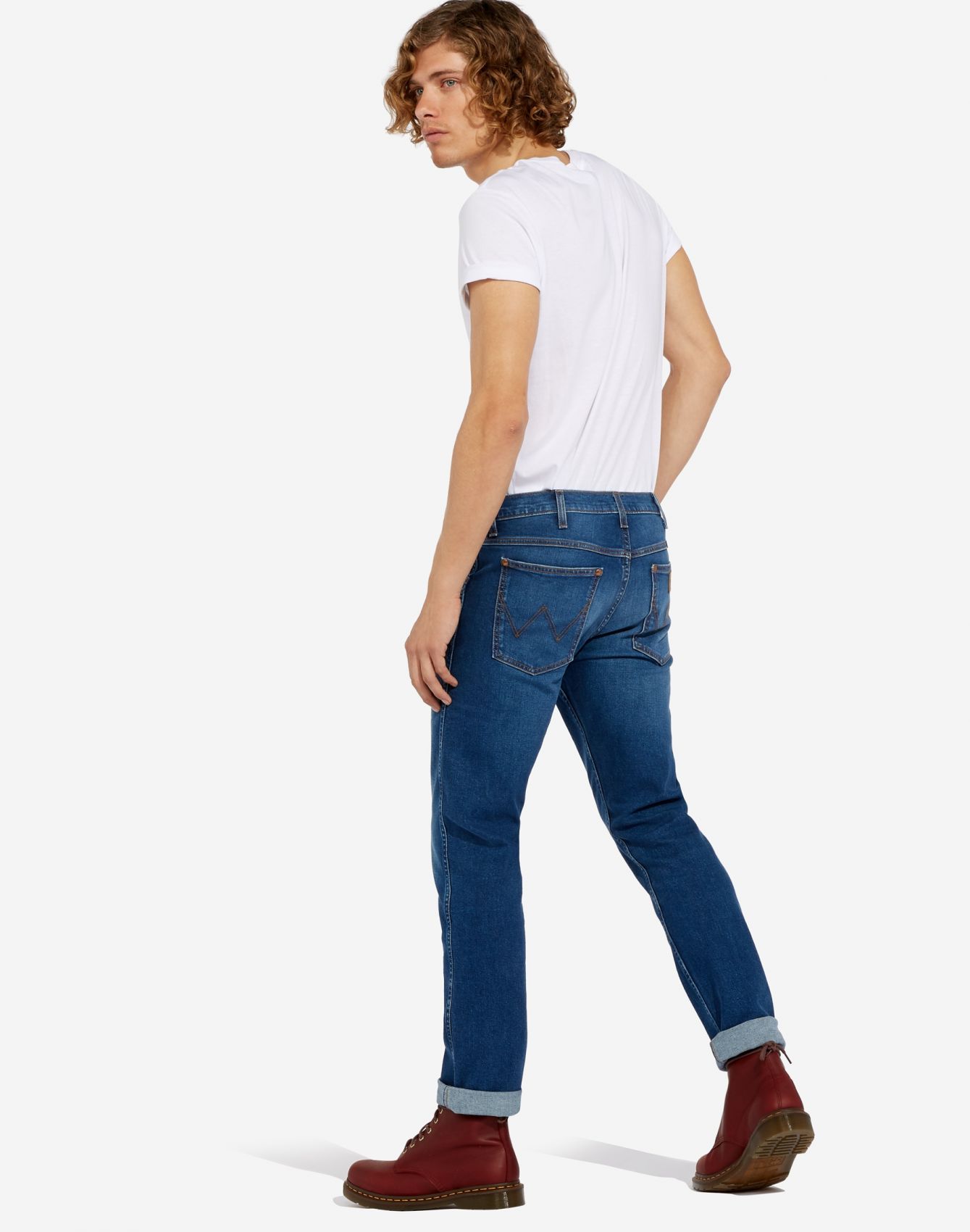 https://www.collectionabbigliamento.it/open2b/var/products/23/37/0-052ee298-1700-Jeans-wrangler-slim-fit-high-waisted-denim-stretch.jpg
