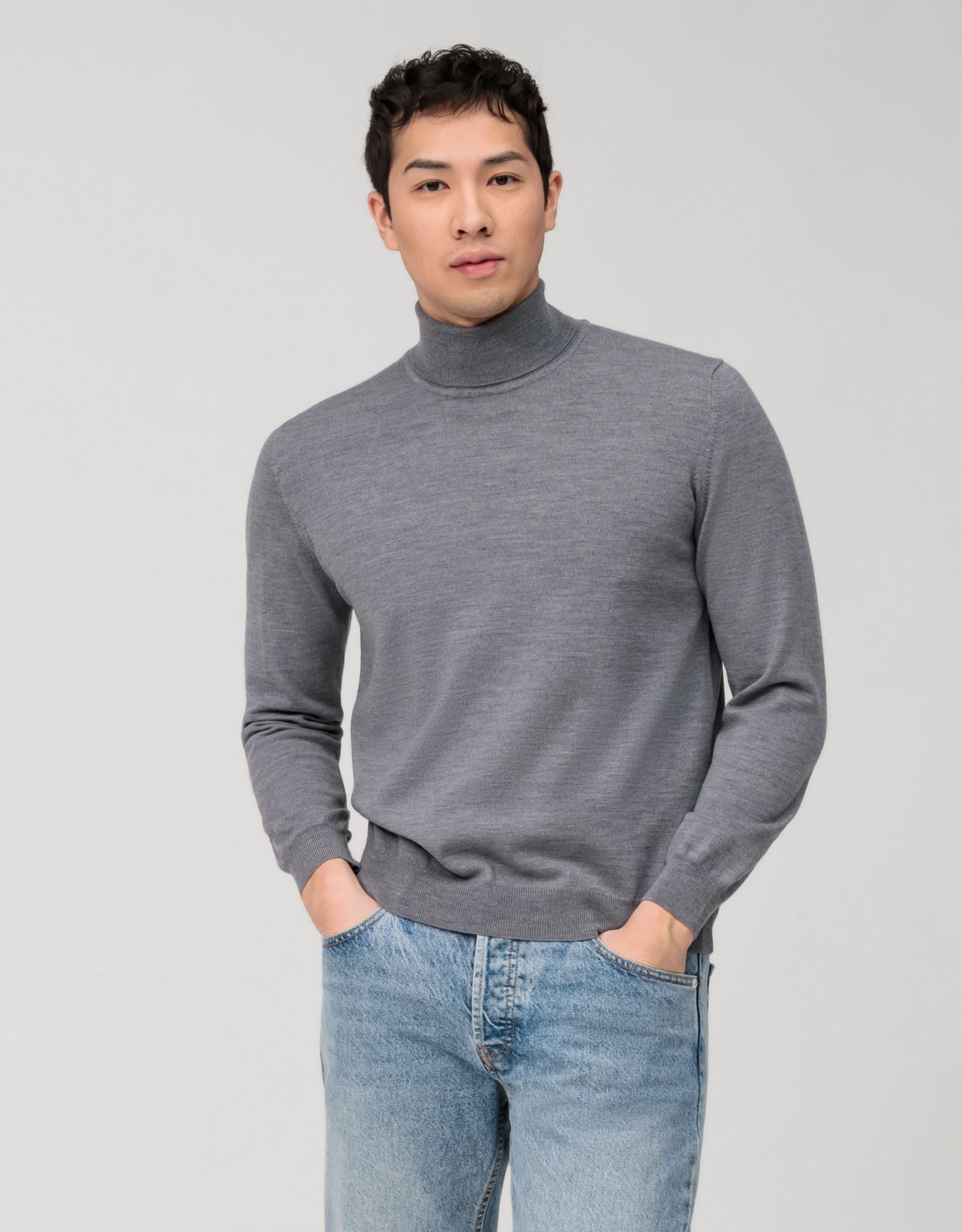 https://www.collectionabbigliamento.it/open2b/var/products/28/02/0-bddaf7e0-1700-Olymp-medium-grey-turtleneck-sweater-in-extra-fine-merino-wool.jpg