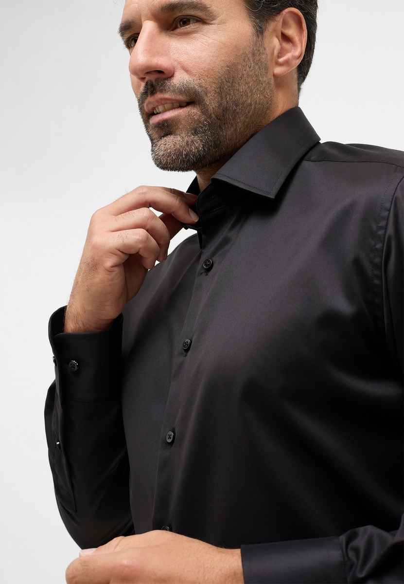 Camicia nera eterna modern fit tessuto performante