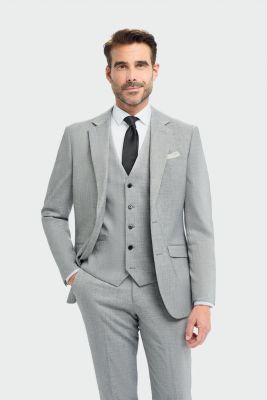 Elegant light grey cavani suit with modern fit vest